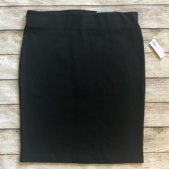 Old Navy Dresses & Skirts - Black Old Navy Pencil Skirt